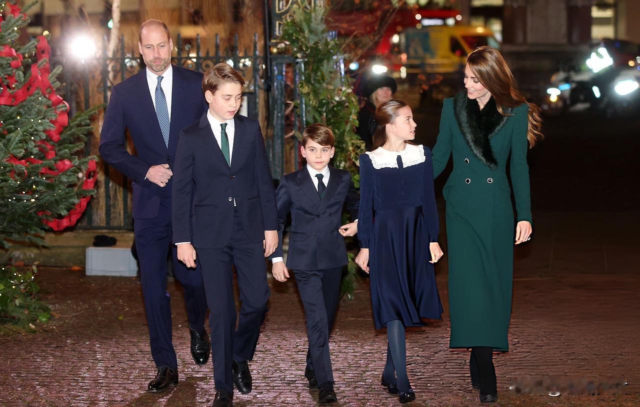 不亏我熬夜等待，终于又看到威尔士一家五口的画面啦！今天，是凯特的代表活动，一年