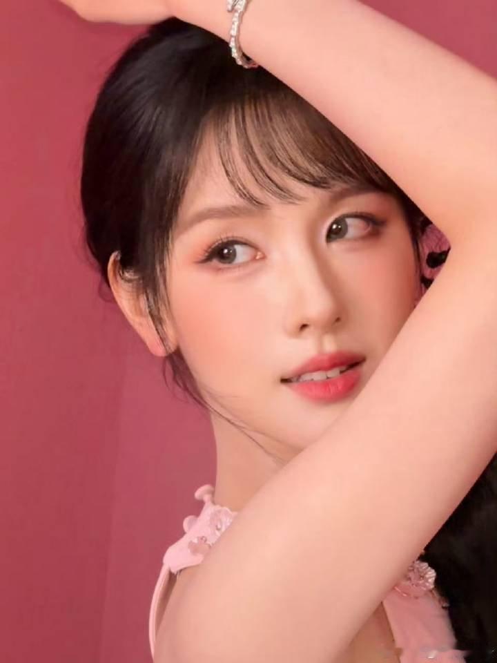 这是谁家的小兔妹啊陈都灵快来我家里吃饭😘😘😘😘​​​