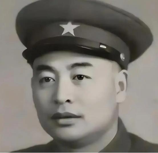 要说哪位高级干部因为生活作风问题受到的影响最大，当属开国大校尹先炳将军了。按照尹