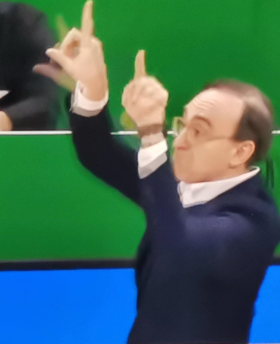 辽宁队昨晚打得格外亢奋。他们把广州队当作下轮对手北京队的假想敌，突然提升防守强度