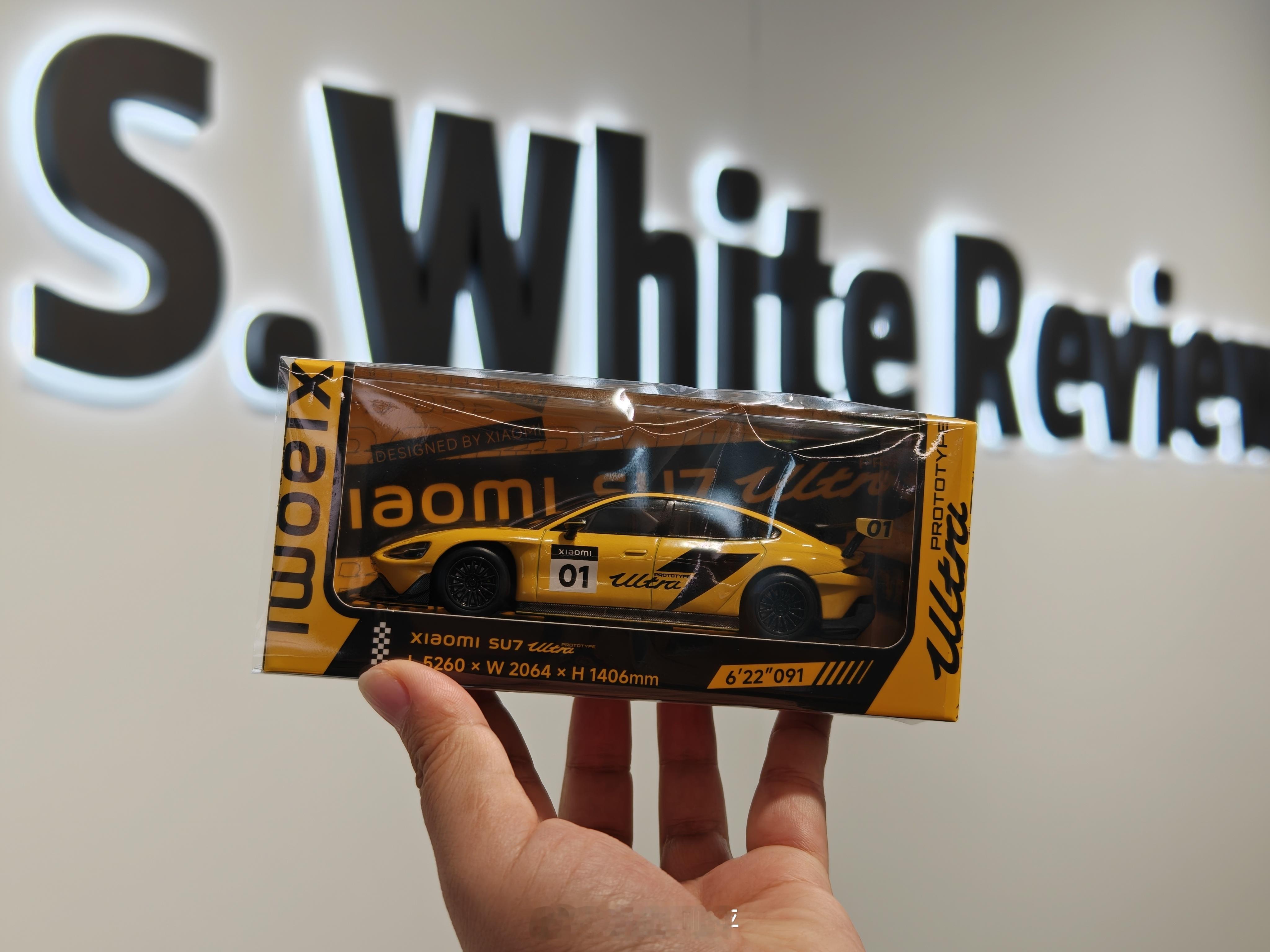 小米SU7Ultra原型车1：43车模到货了实拍几张，满分10，给几分？[do