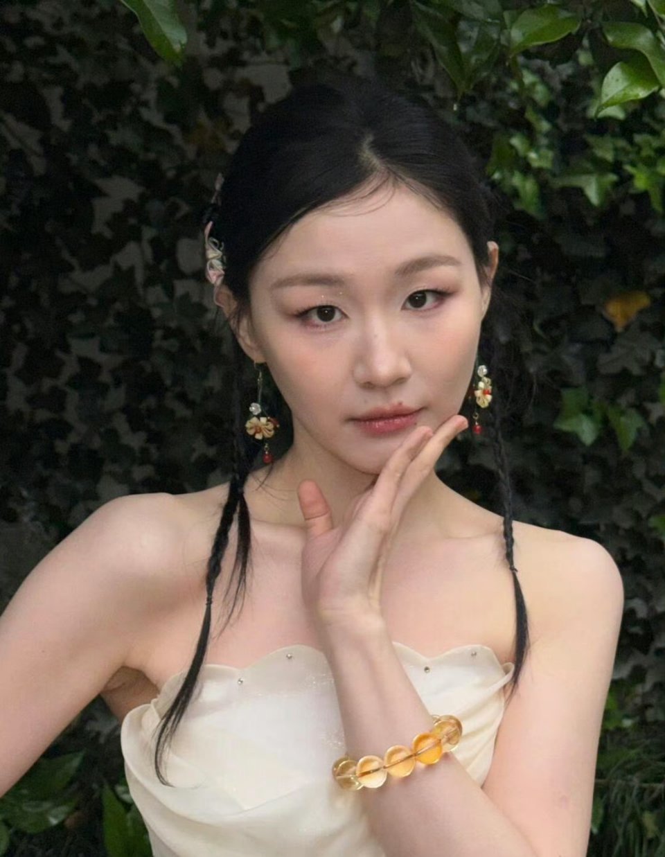 金靖瘦身后妩媚度直接拉满，这状态绝了