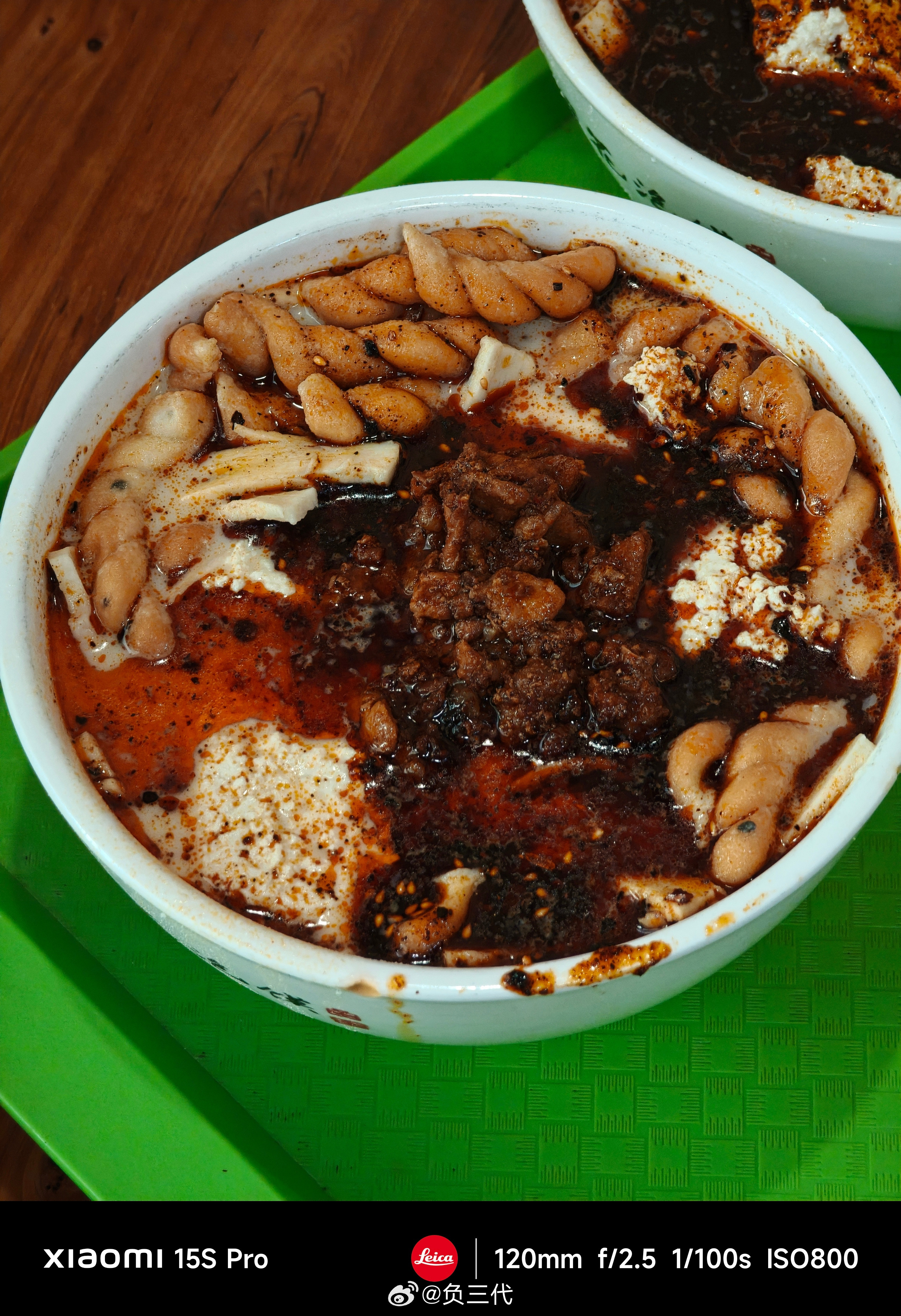 宝鸡的早餐刷新我认知了，第一次早上吃豆花泡馍。味道还是不错的，擀面皮也好香，味道