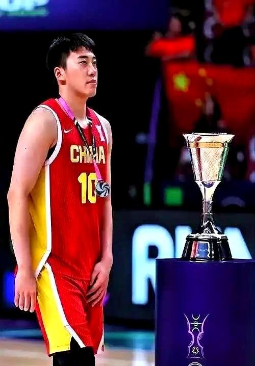 深度剖析，中国队两败韩国是后卫的原因还是锋线的原因？后卫们拼了命地拿下3