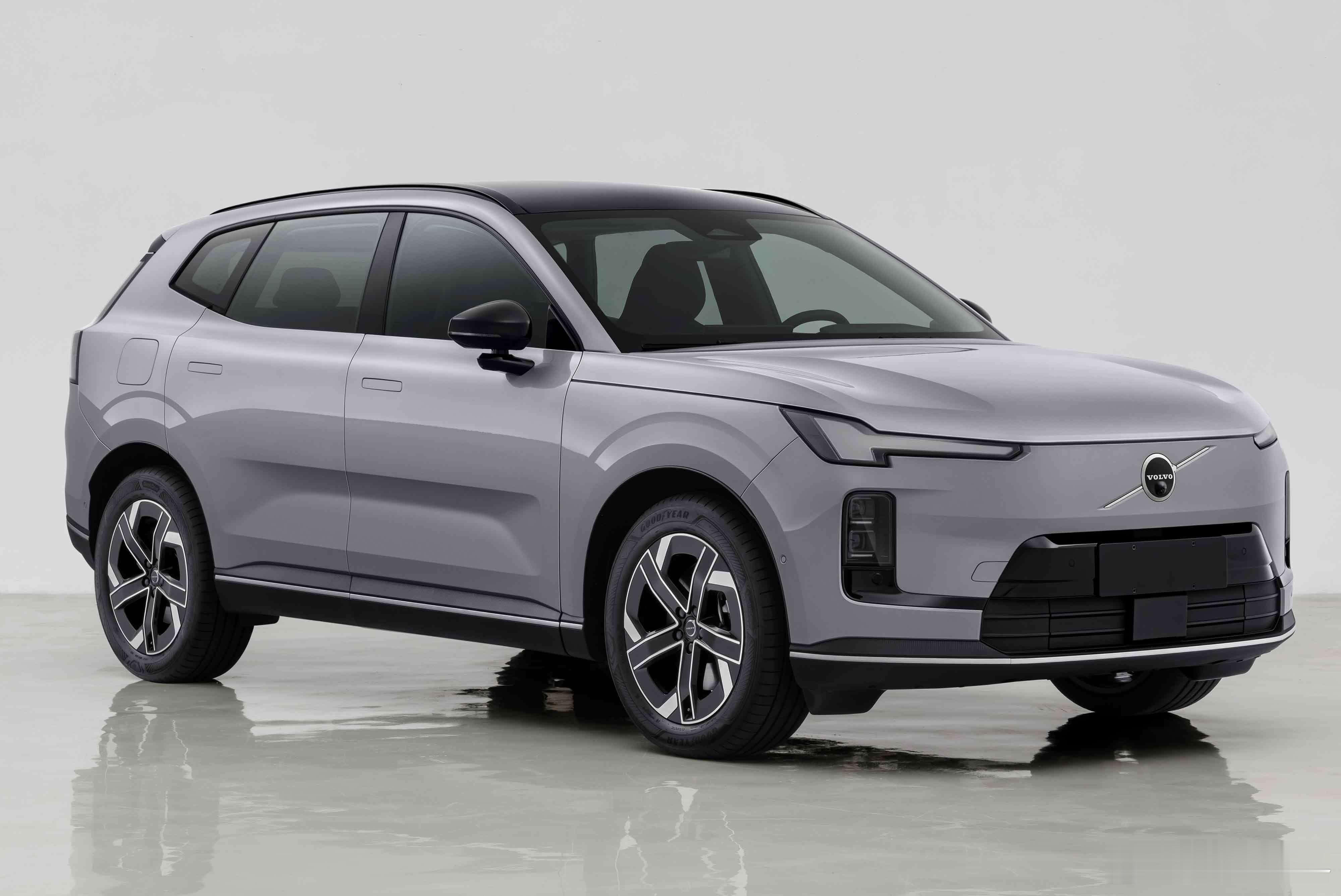 沃尔沃XC70「证件照」新能源汽车撩妹不如撩车​​​