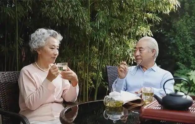 我发现：三伏天高温炎热，中老年人记住这几点，安稳度夏少生病