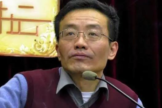 复旦大学钱文忠教授，撕开了中国社会当下最大的遮羞布，振聋发聩！他说：“我们的社会