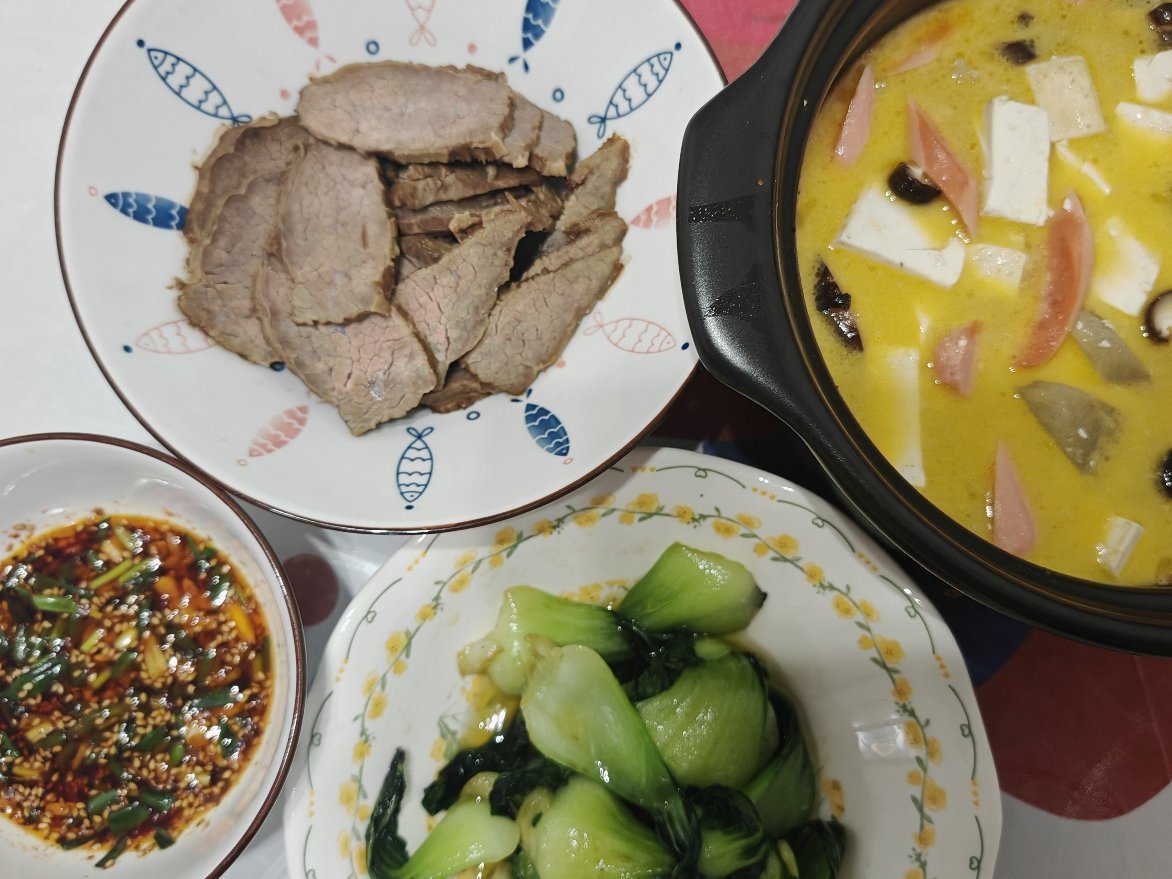午餐吃上了，你们吃的啥​​​