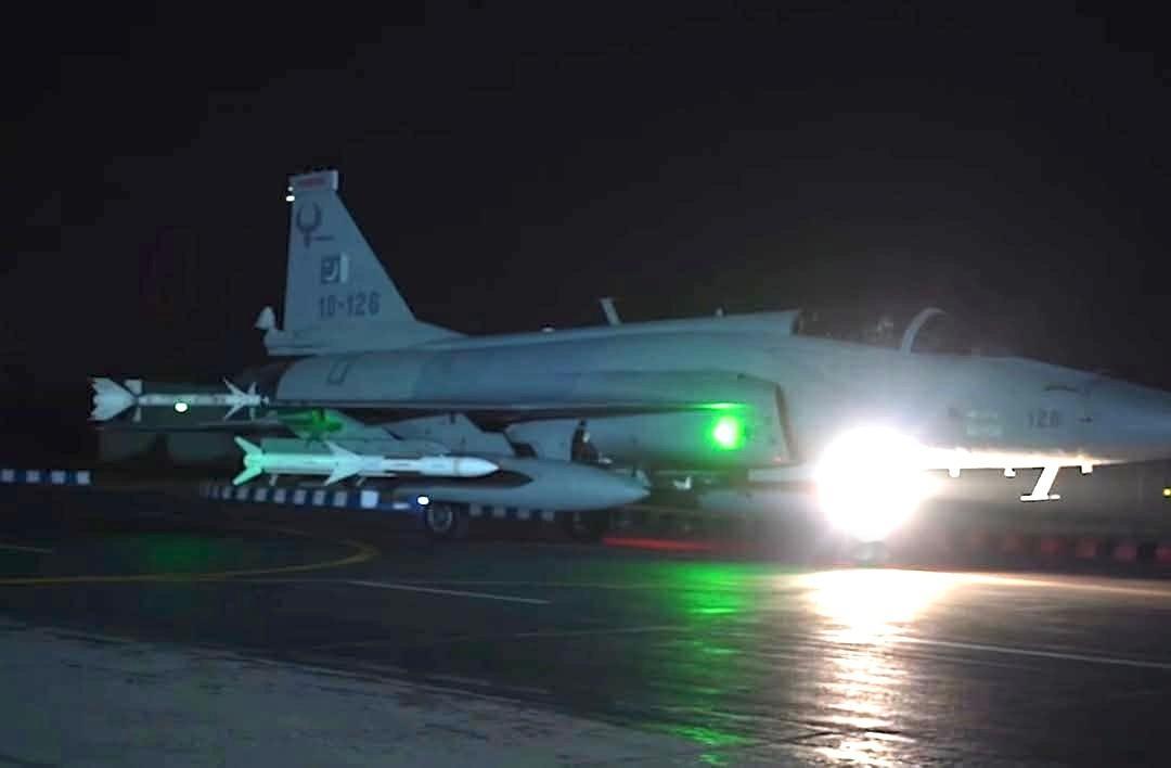 巴基斯坦空军（PAF）第28“凤凰”中队枭龙Block110-126号机某次