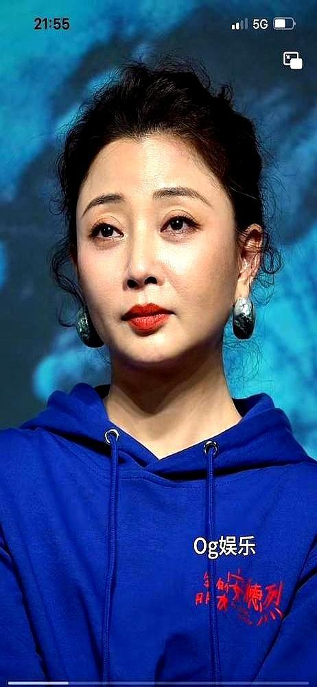 有人说殷桃45岁穿比基尼，是“老不正经”。我就纳闷了，这怎么就不正经了？是