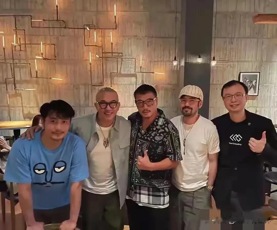 大S走后，她的痴情韩国老公一露面，网路上就炸了！这个参加好友聚会精心打扮、挺