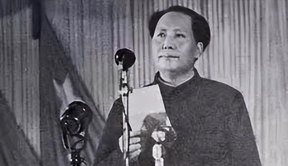1969年，尼克松接到情报，苏联要对中国的多个城市投放原子弹，毛主席听后，说：“
