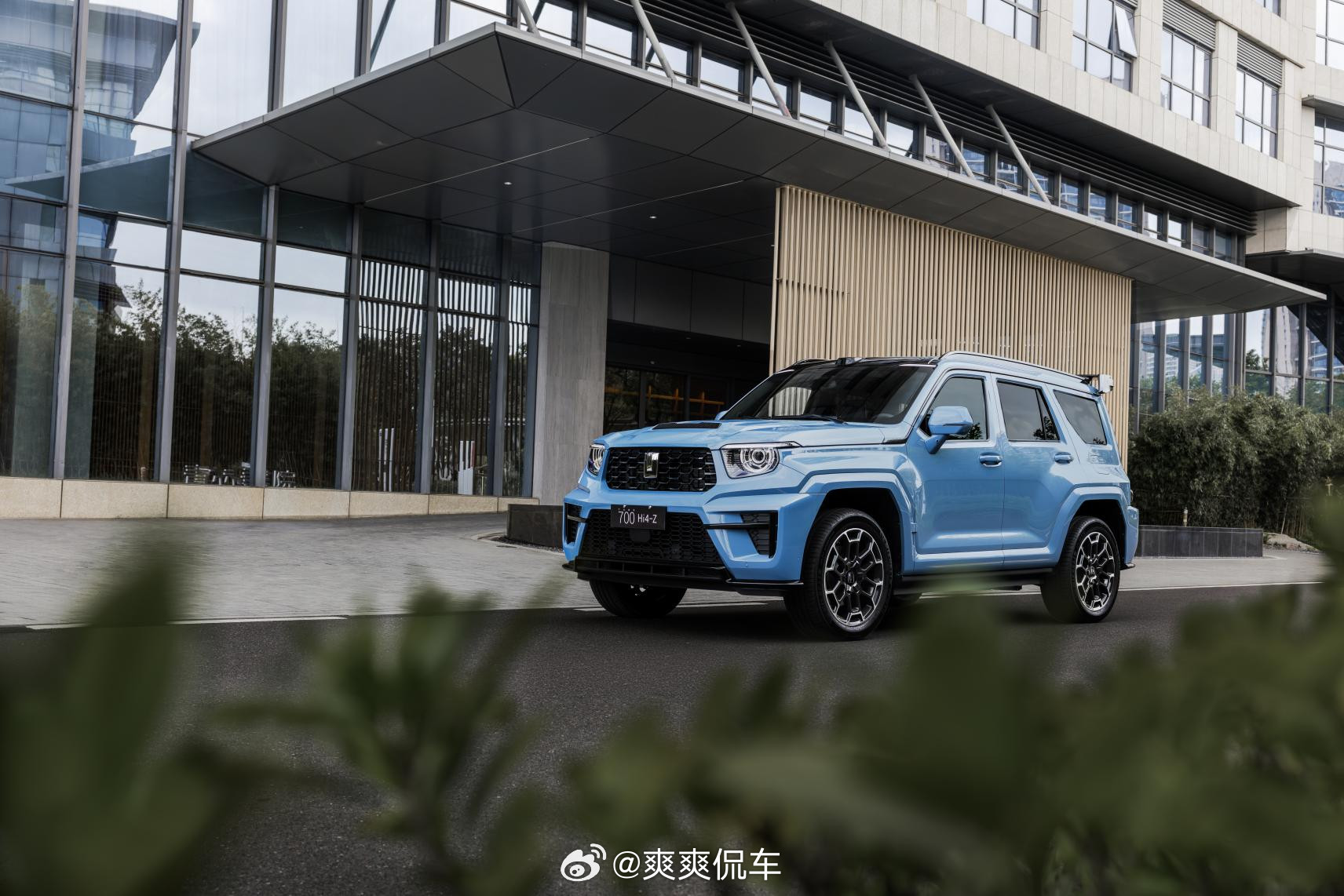 3月30号，全新坦克700开启预售，价格从43.8万起，一共三个版本。这车用了两