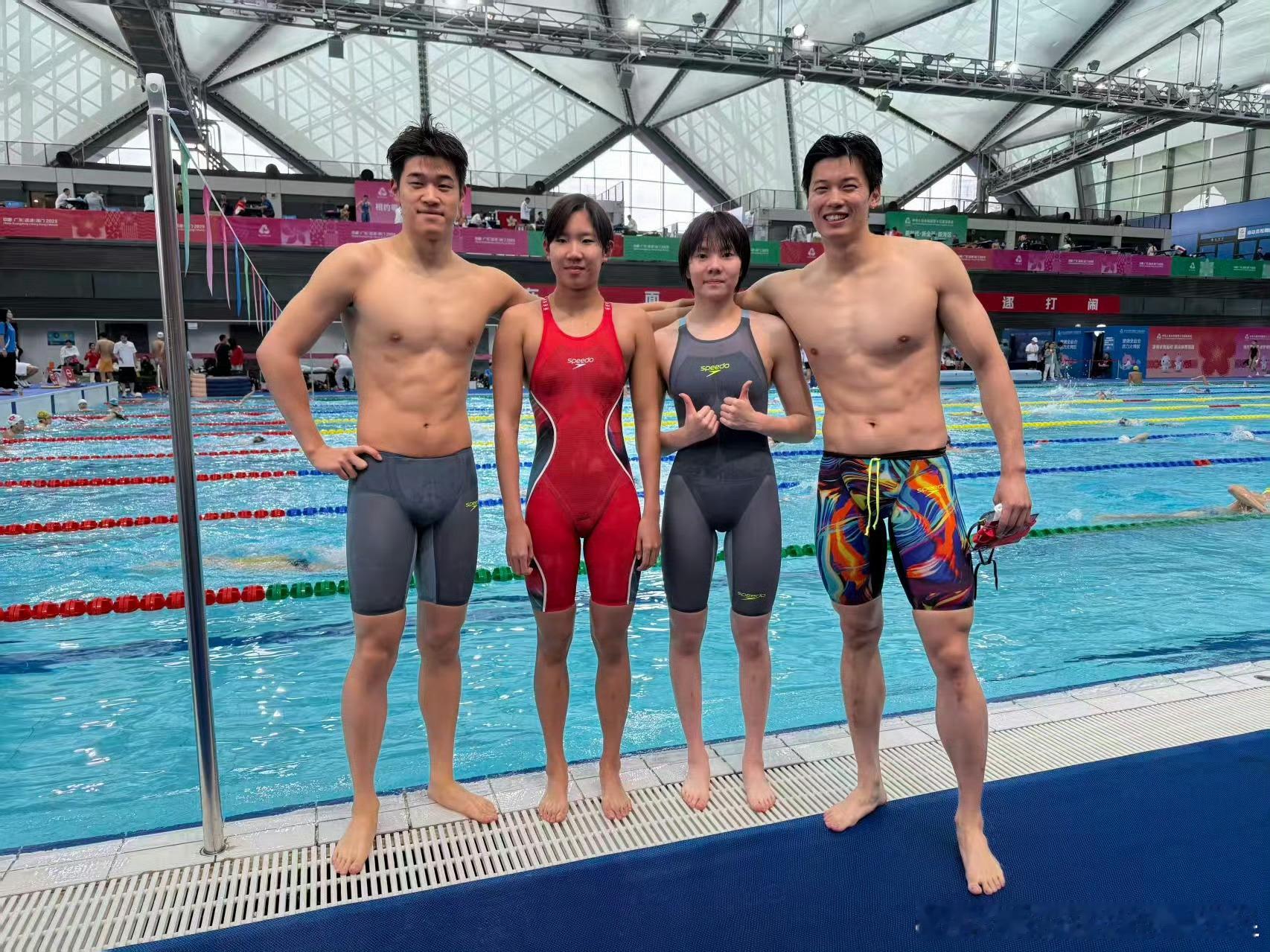 啊啊啊啊这个手在干什么