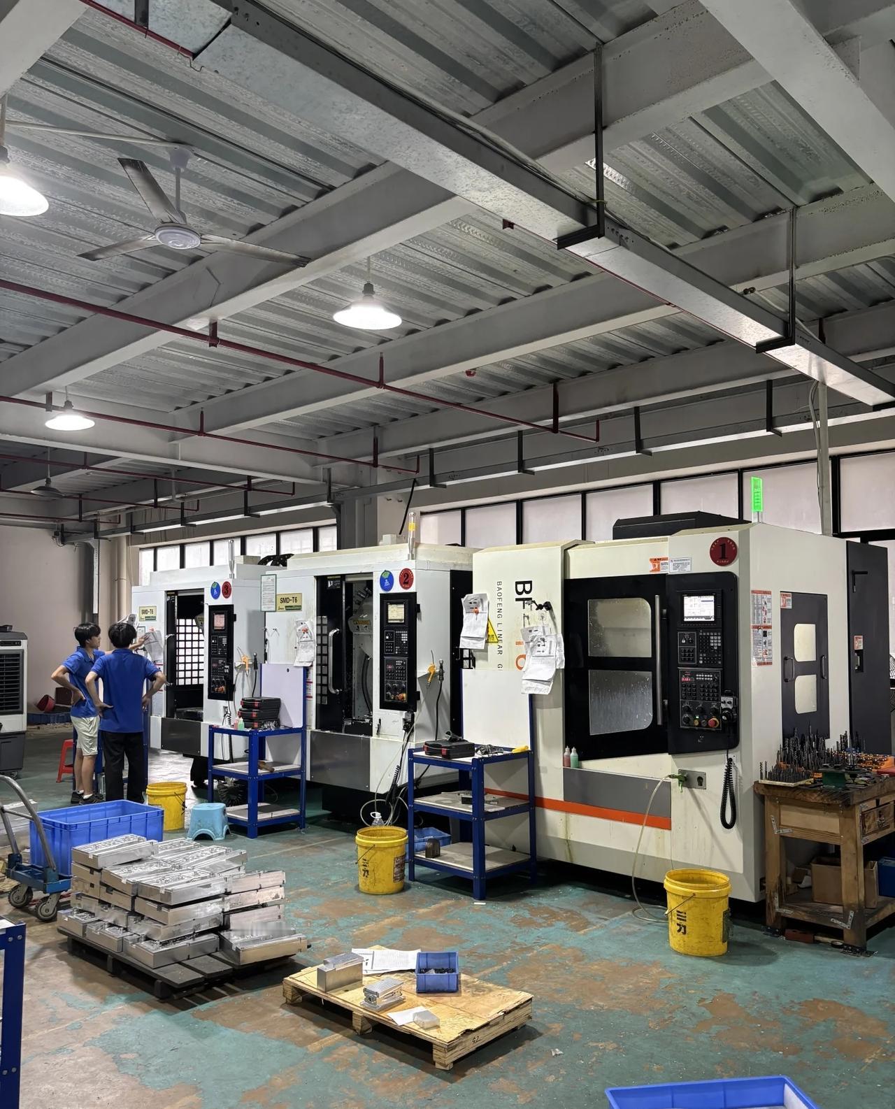 来了一个很厉害的cNc编程工程师，这个工程师技术很牛逼，编程水平也很高，一道模具