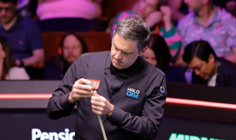 奥沙利文不敌希金斯赛后采访：“约翰的表现无可挑剔，他配得上这场胜利。决胜局本应该