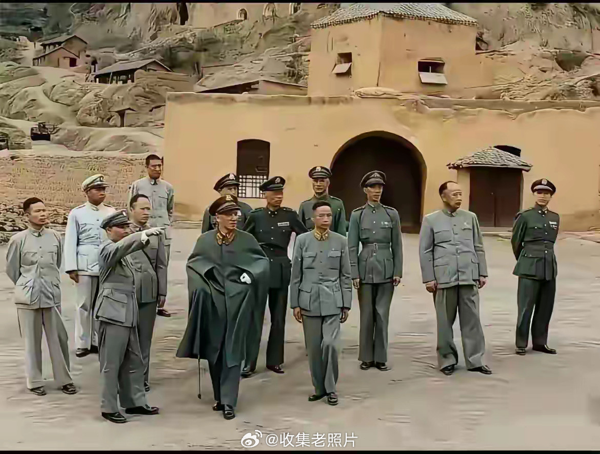 1947年，胡宗南“拿下”空城延安，谎称“大捷”邀蒋介石专程前来观摩。在延安转了