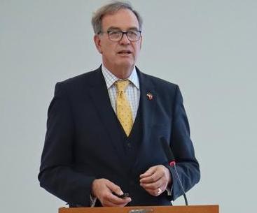 德国：中美打不起来了，因为打了也白打！日前德国教授坦率指出： 美国不是害怕中