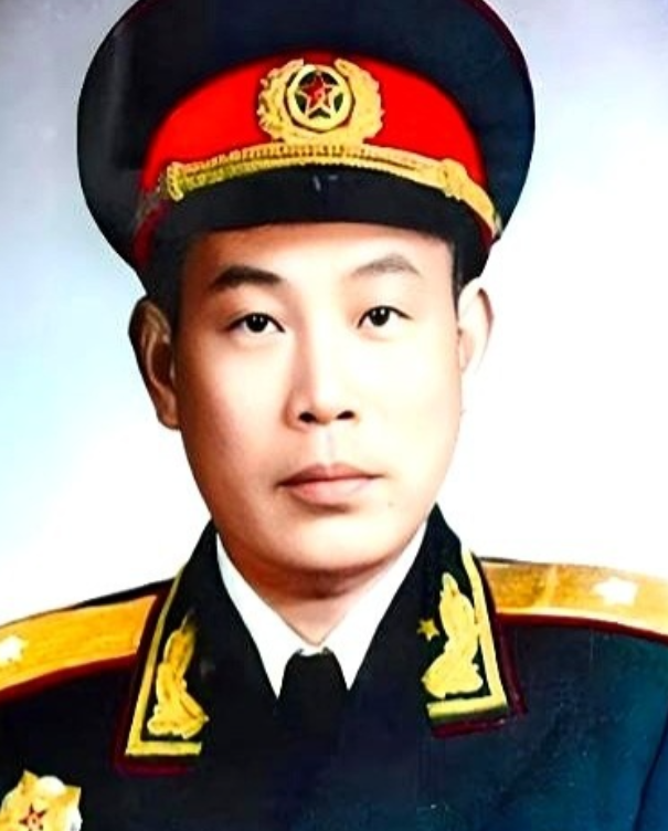 1953年，西康军区司令员刘忠，听说母亲尚在人世，就带妻子回家探亲，回家后，他见