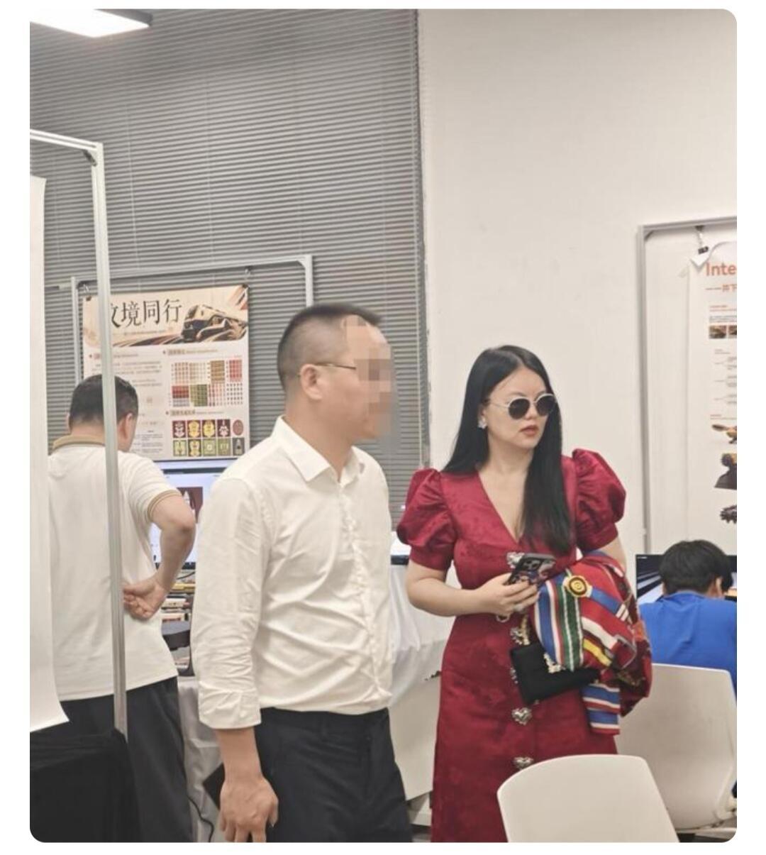 网友偶遇李湘了，瘦到快认不出来了