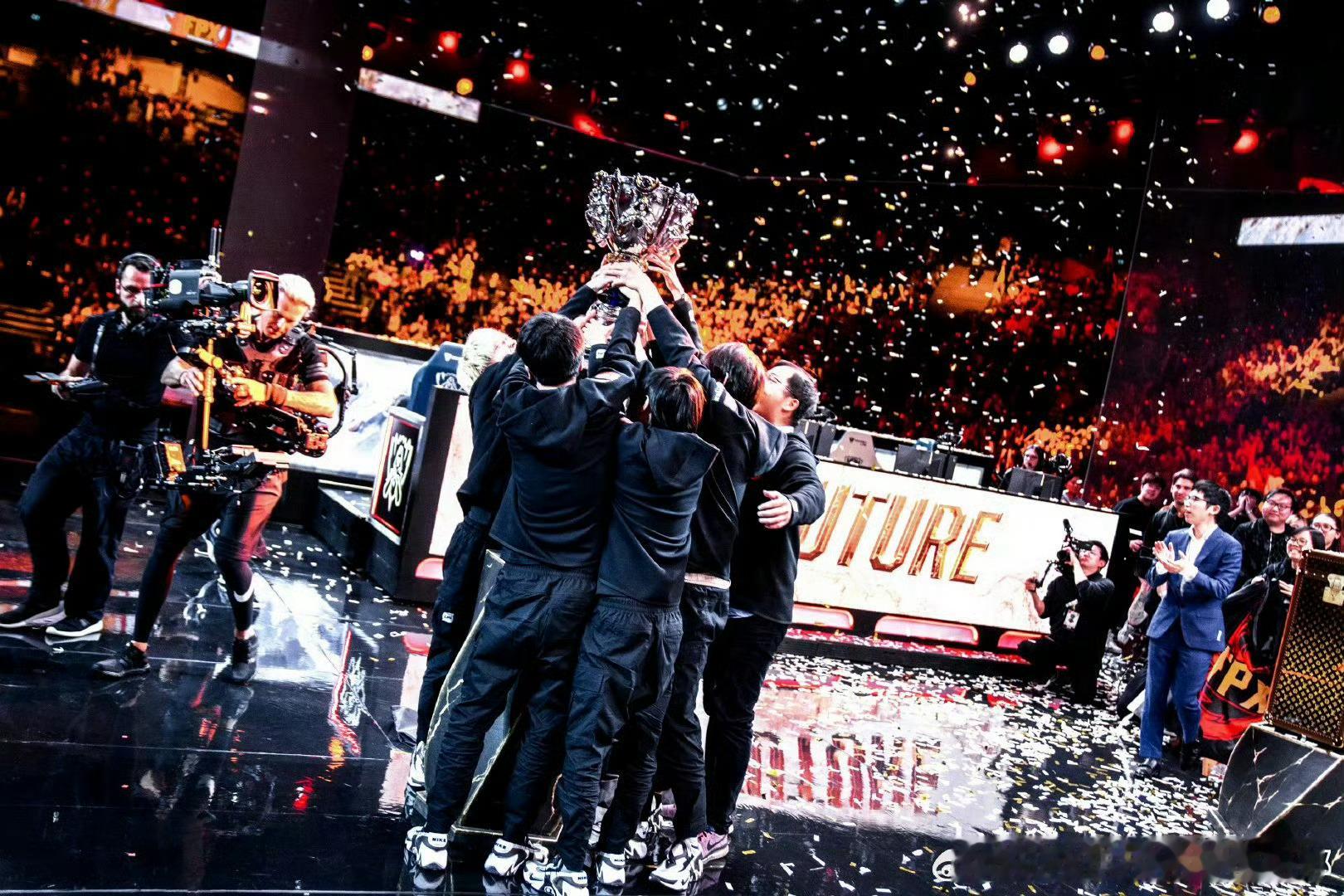 FPX退出LPL了，双方将共同妥善安置选手，并完成后续回购事宜。