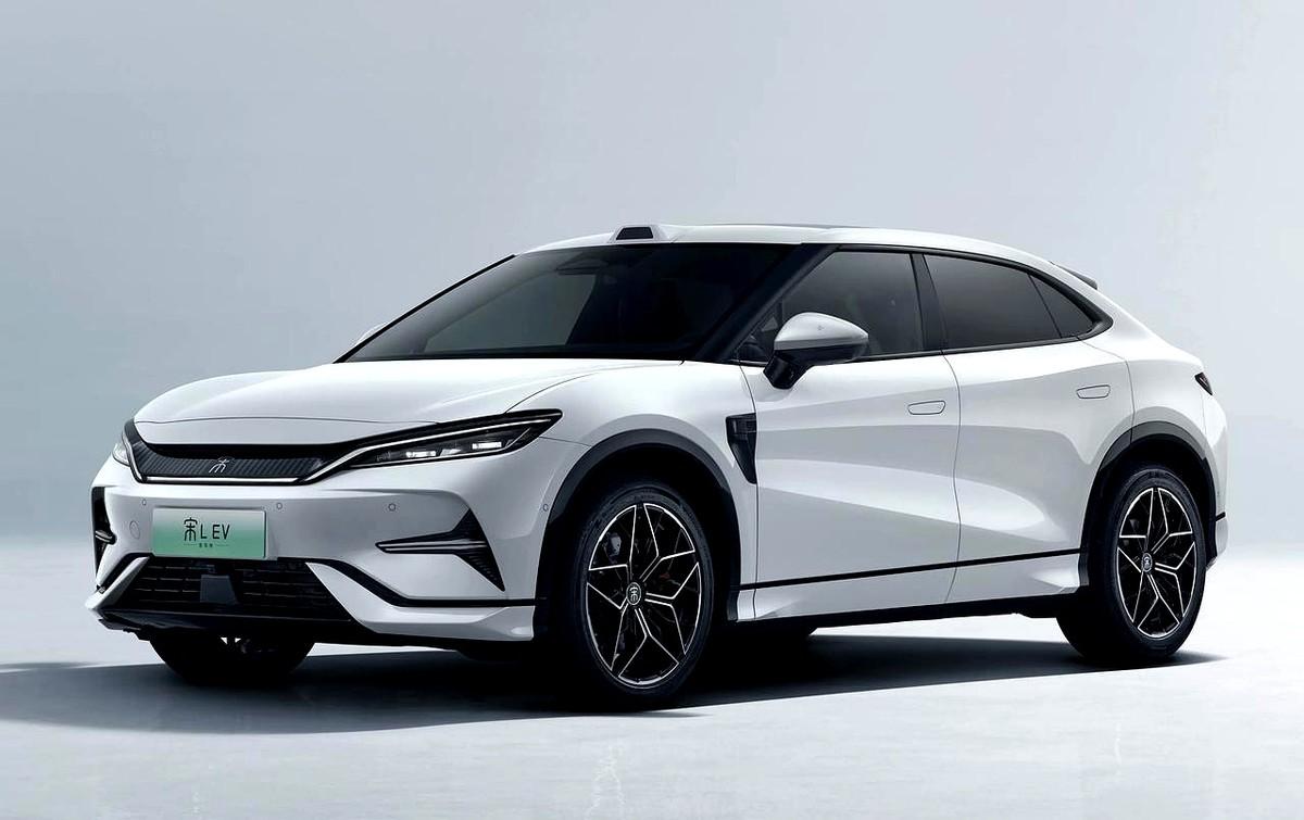 宋LEV，比亚迪旗下最美车型，也是混得最惨的车型。上个月，宋LEV只卖了4