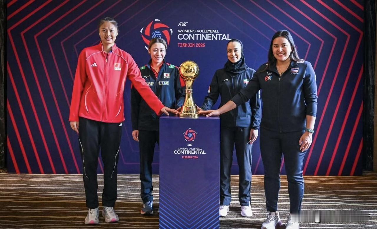 女排亚锦赛冠军究竟花落谁家？中国、日本、泰国、伊朗四支队伍，究竟谁能第一时间拿到