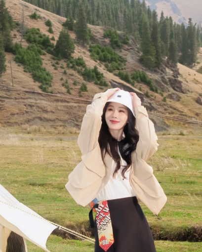 刘诗诗工作室晒新照好温柔的打扮