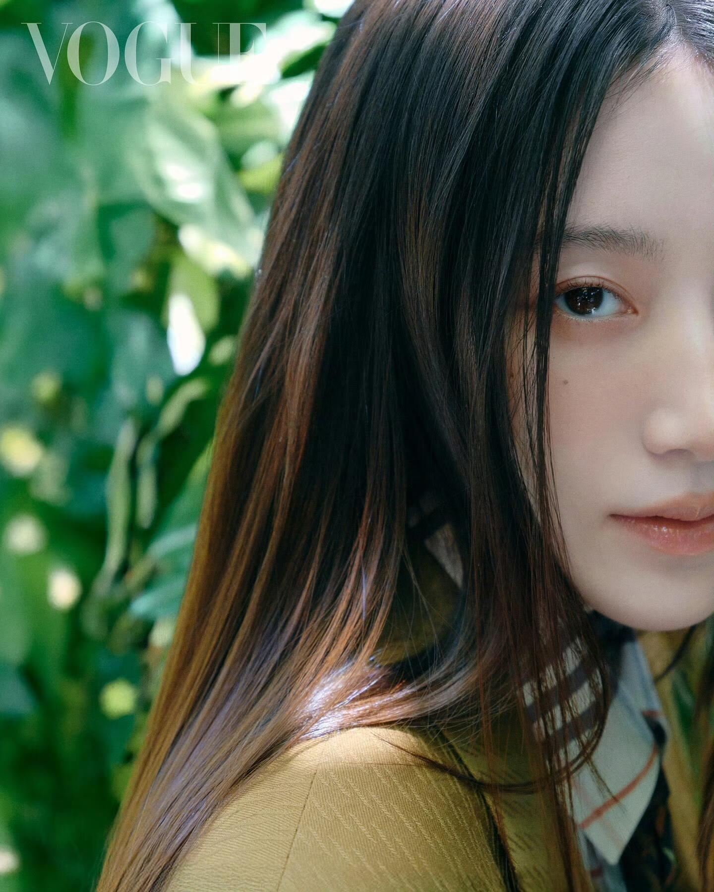 【叶舒华】真的有种古神话里的女神换上现代装扮的感觉我看着这组满脑子都是刷儿穿着