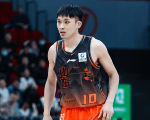 《济南时报》: 拒绝内耗, 山东男篮眼下最需要的是团结一心