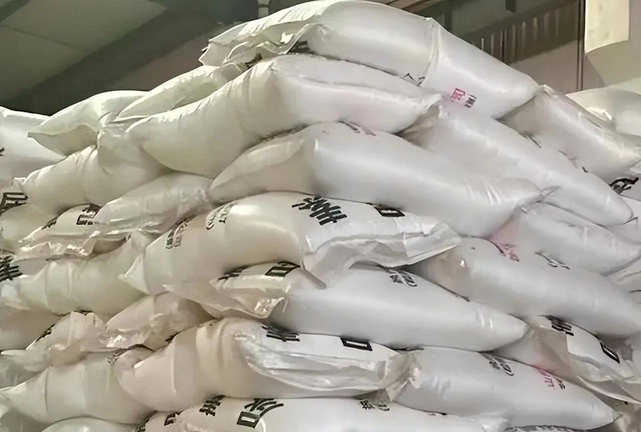 彻底拿捏！中国300万吨尿素出口落地，印度遭三重暴击，终于认清现实 5月27