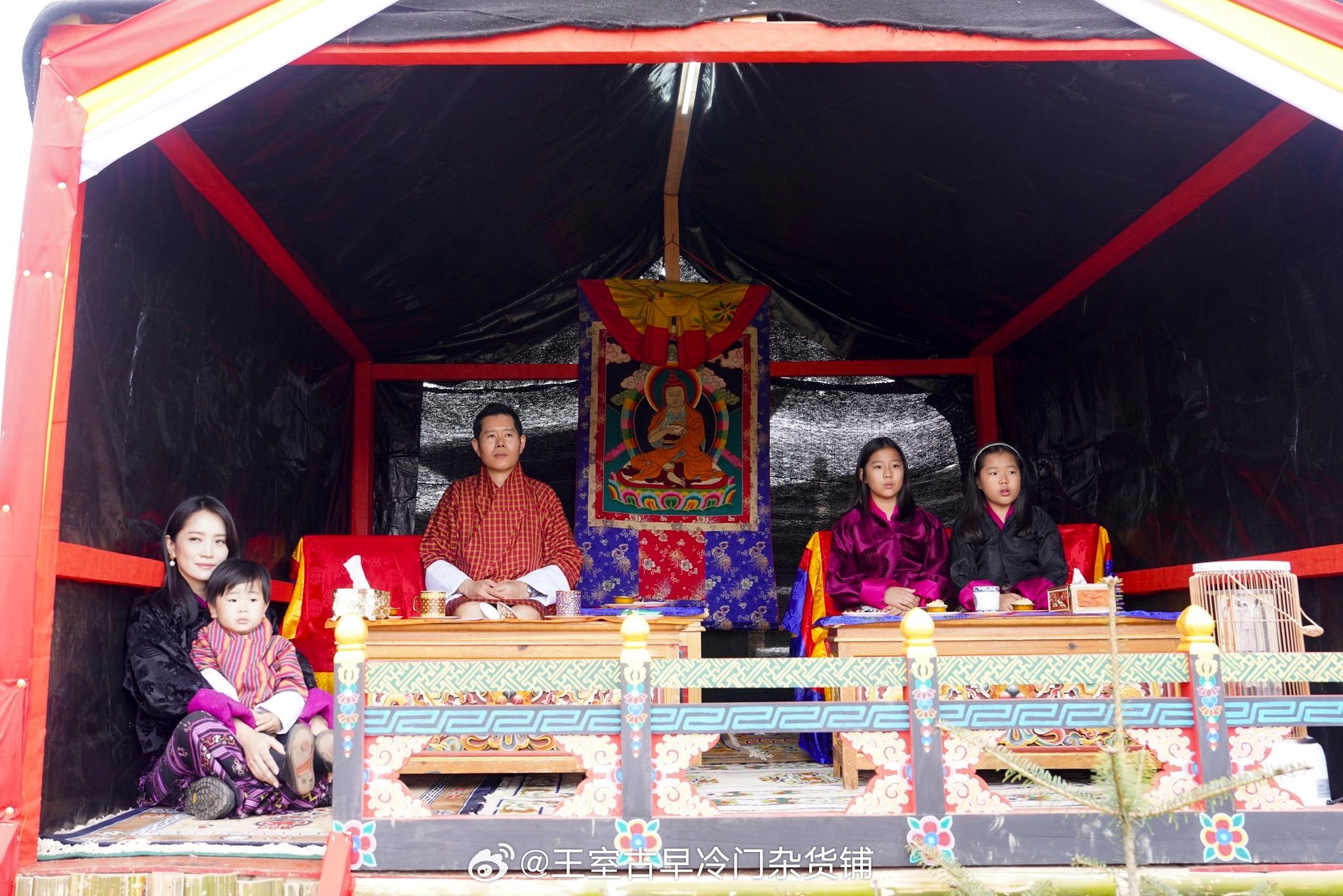 王室王室不丹王室2026年4月3日，四王子夫妇继续跟着县长一家走基层，耀祖真是