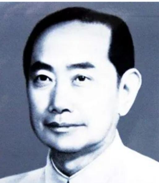1947年，国军师长李铁民自知挡不住解放军的攻势，又担心沦为俘虏之后，或遭到清算