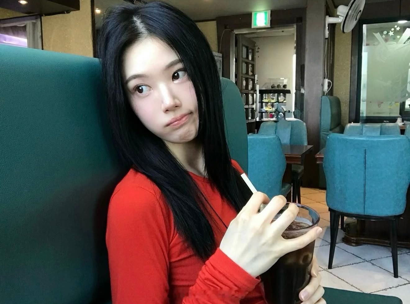 穿搭分享连续更新第2809天韩国时尚女生日常搭配五一小长假第五天韩系穿搭超能新