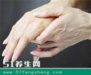 原来经常手麻是一种病, 并非一忍再忍就万事大吉
