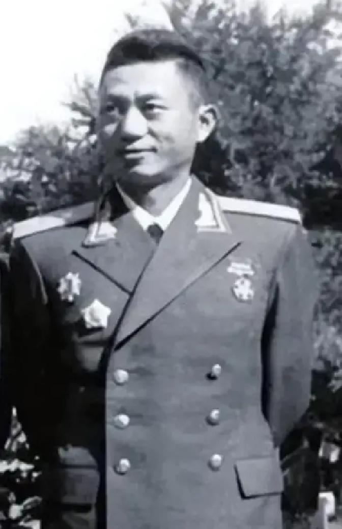1990年11月，99岁母亲魏韶琴在台北荣民总医院病危，弥留之际唯一心愿