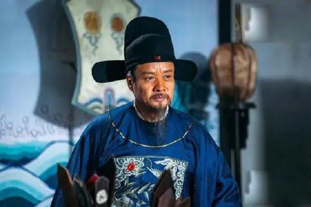 明朝传奇故事卢浚是明成化二十三年（1487）进士，弘治年间赴任黄州知府。在他任