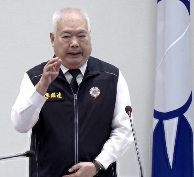 一山镇二虎！季麟连铁骨铮铮，亲美派围攻反被何启圣一句话破防国民党中常会上，军系