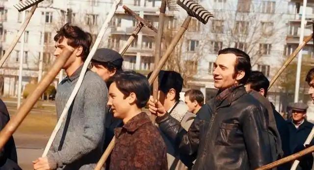 苏联人是什么时候开始“不想干活”的？提起苏联解体，总说它是因为穷、因为军备竞