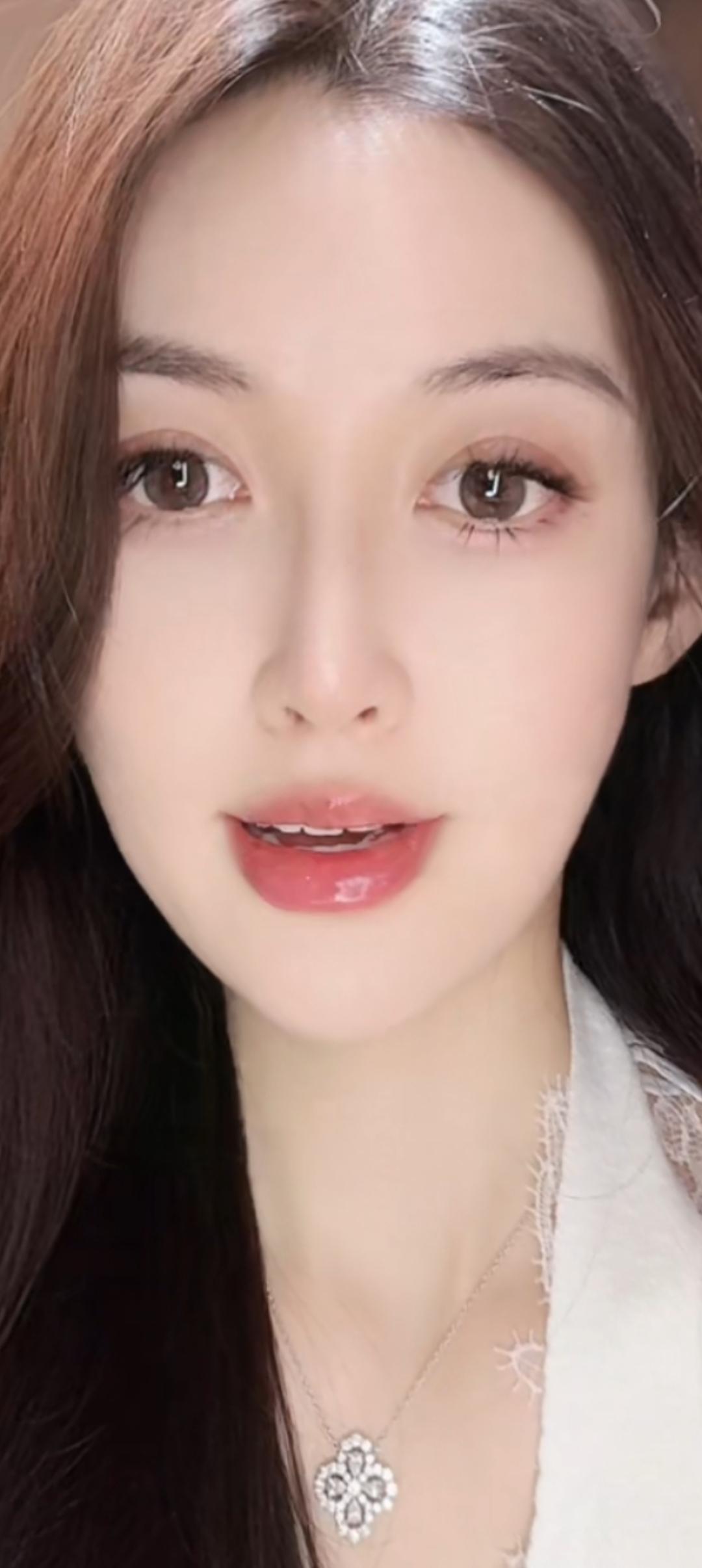 温柔甜美的邻家女孩，清新自然的美！