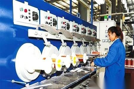 我跟你讲，有些事真的不能只看表面。前两天看白银有色，财报亏了2个多亿。第一反应