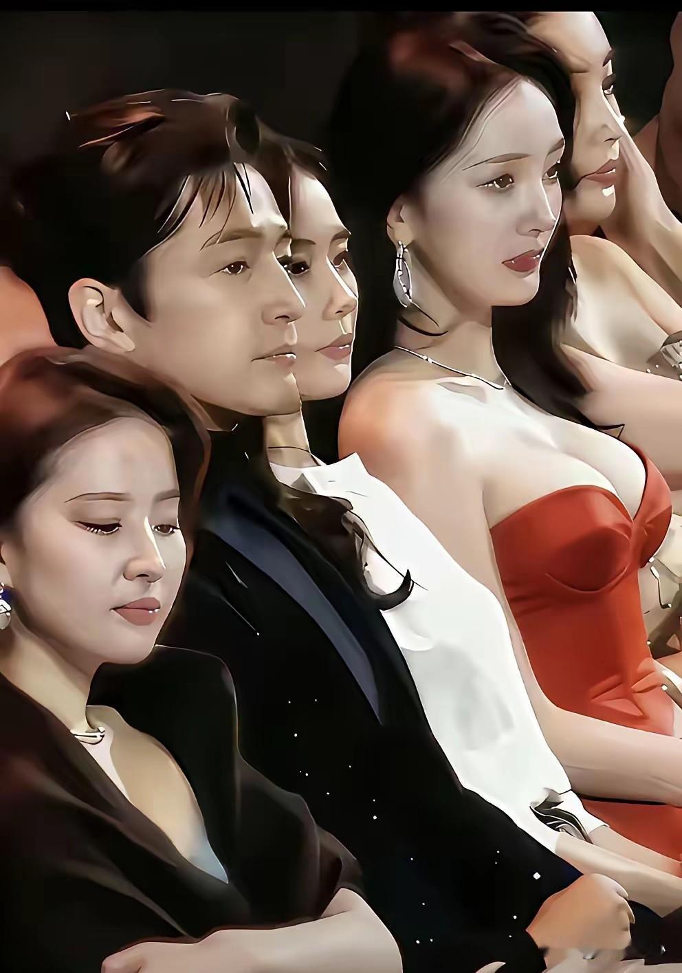 刘亦菲为什么做出如此表情？我认为这个表情的内涵十分丰富，也就是说当时刘亦菲的内心