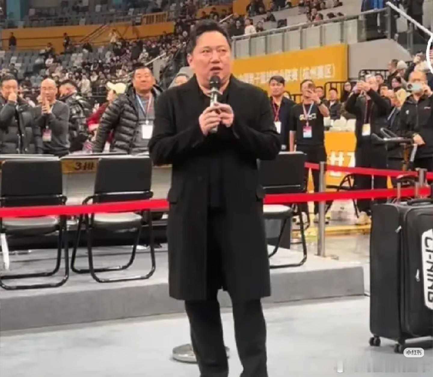CBA楼明在下一盘大棋，自己无法战胜上海队夺冠，不如把球队的核心阵容都卖给国企