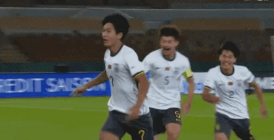 计划有变，准备夺冠！第47分钟，带刀后卫！彭啸角球中头球破门，U23国足1-0
