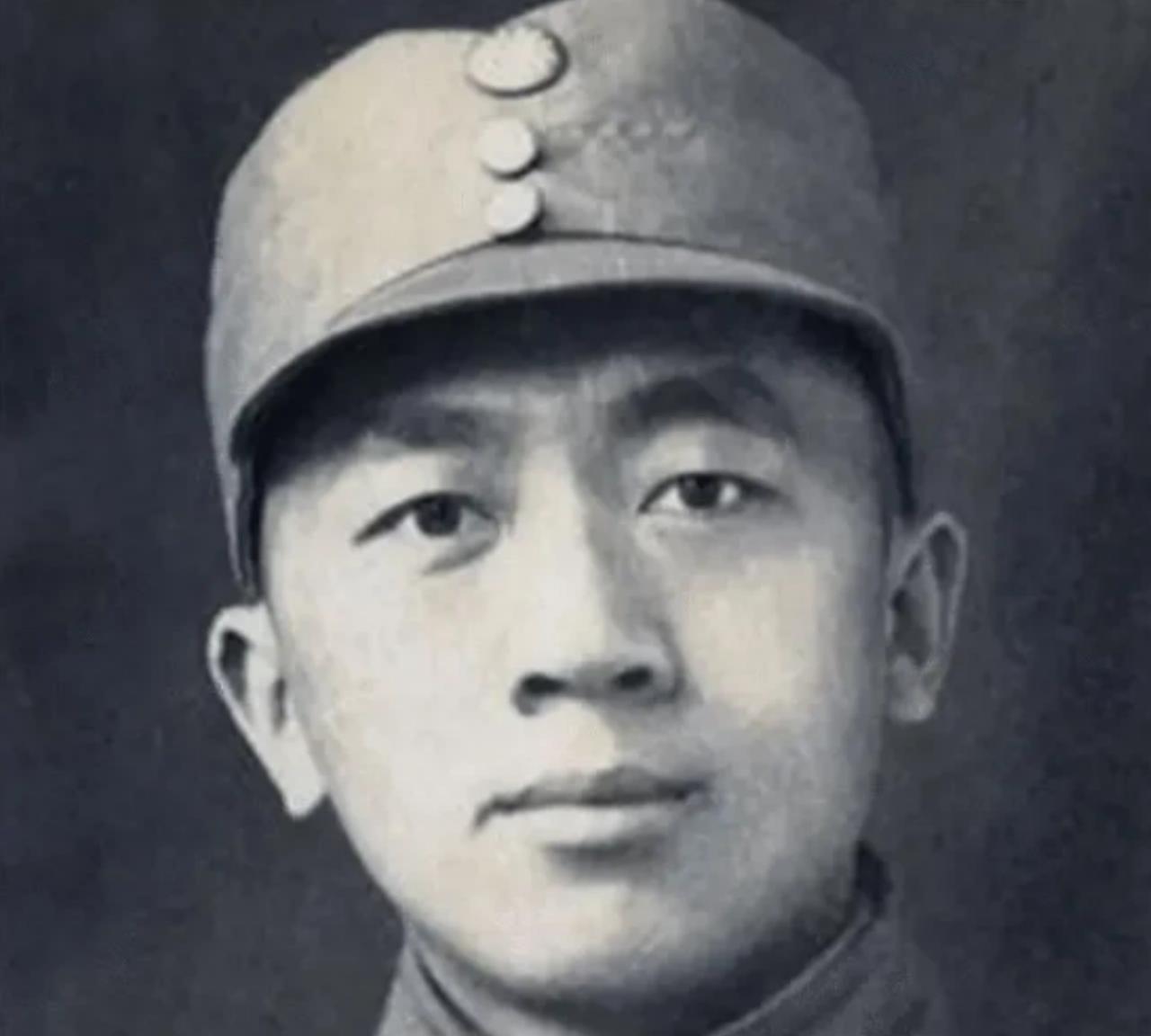 1944年，潜伏在日寇“心脏”的地下党施亚夫刚回到家，伪副师长的妻子就找到了他，