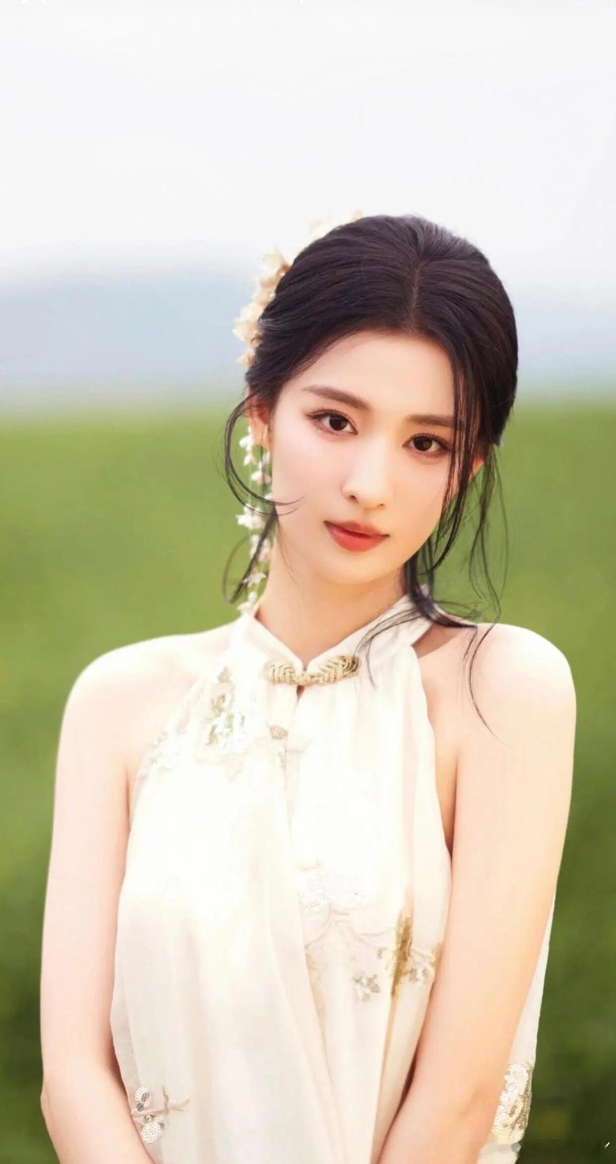 王楚然官宣湖南卫视跨年湖南卫视跨年演唱会内娱颜值天花板来跨年！台上仙气飘飘，台