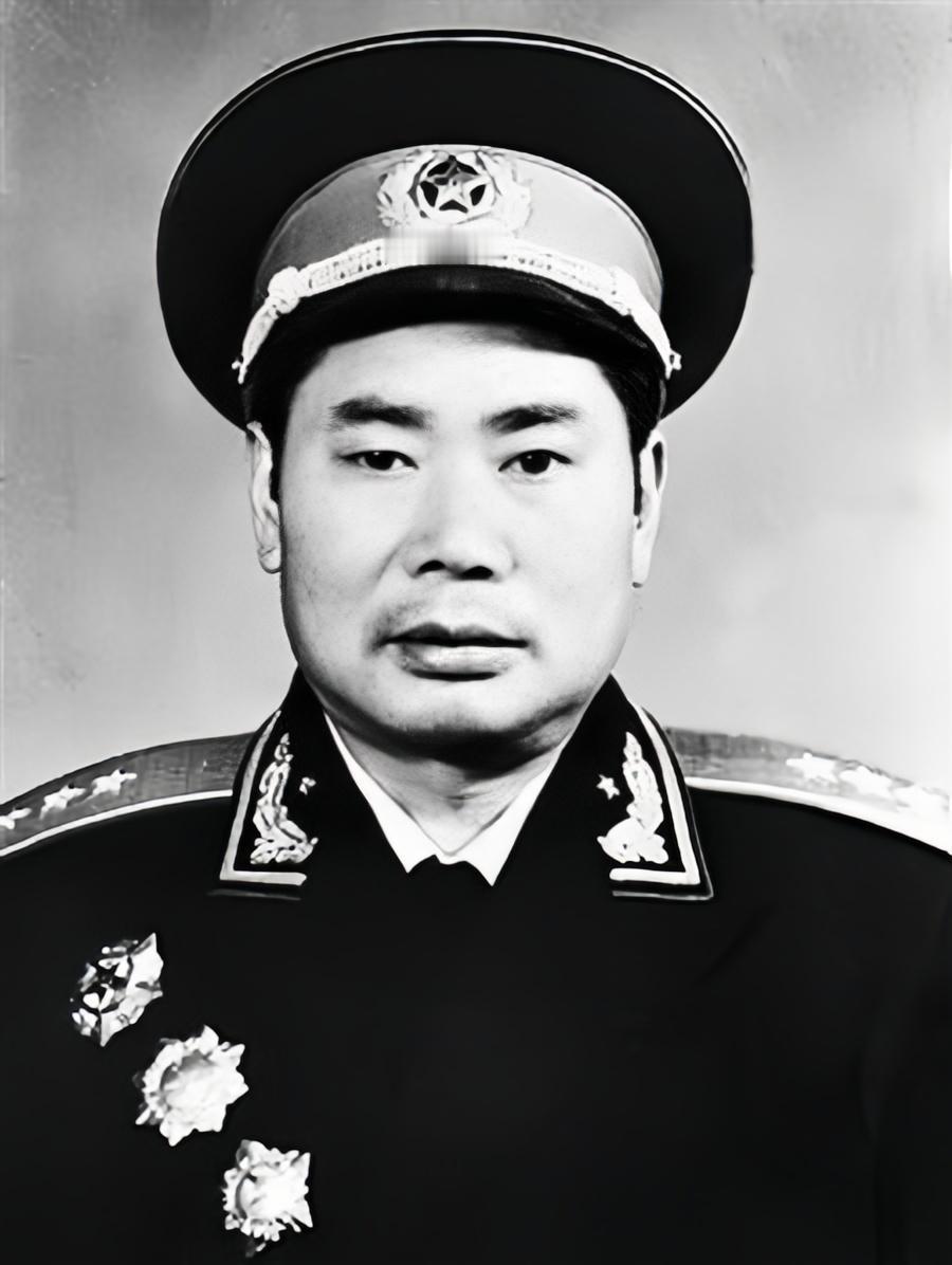开国上将杨得志参加1959年的庐山会议了吗？他是济南军区司令员，又是开国上将，当