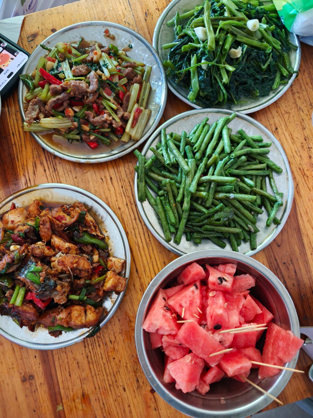 打工人怎么过五一~炒点可口小菜，买点喜欢吃的水果，再来一个榴莲，美美的过五一！[