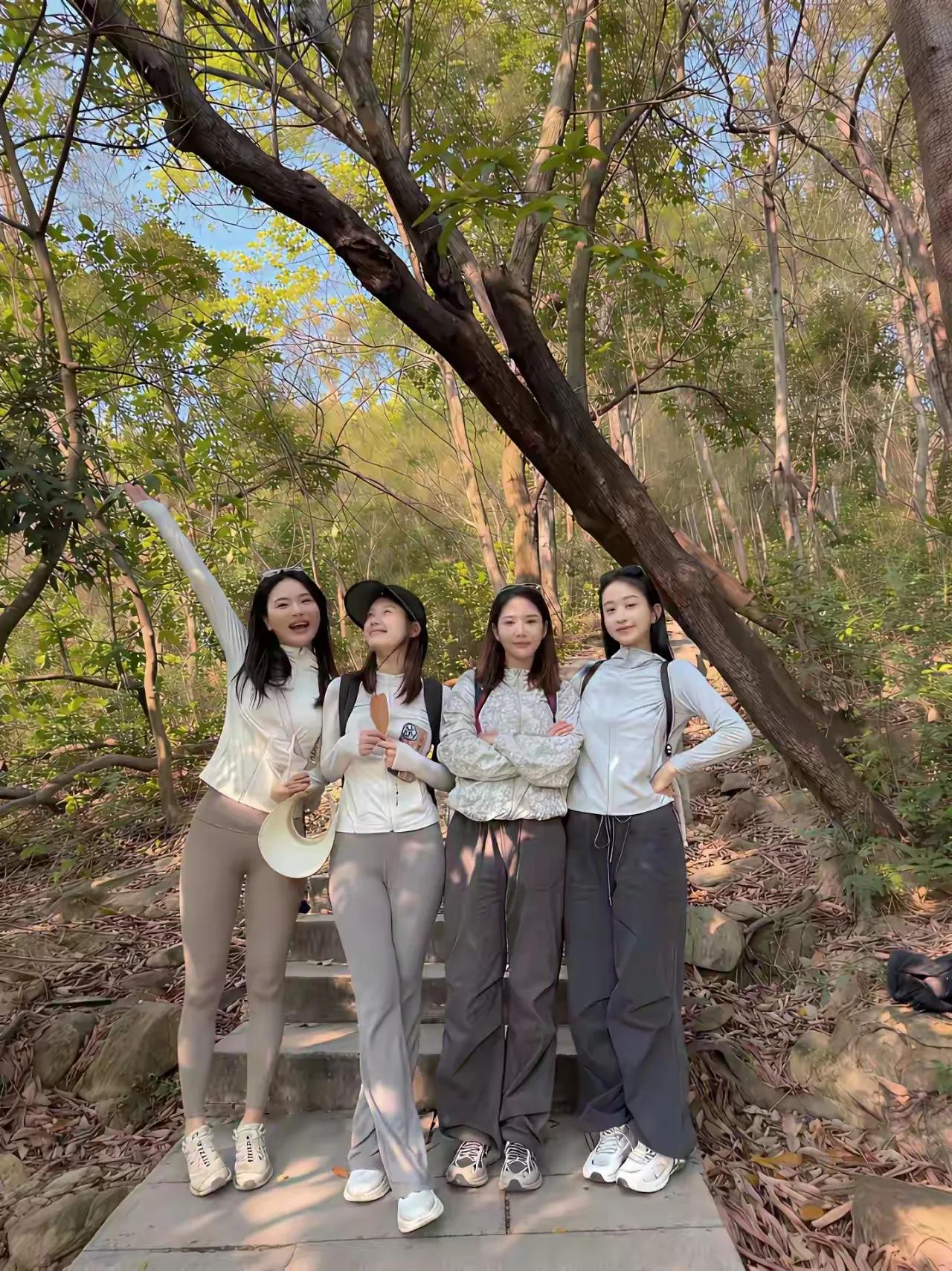 假如你是男生，有这么一群漂亮的女生约你一起去爬山，费用由你出，你会愿意吗。