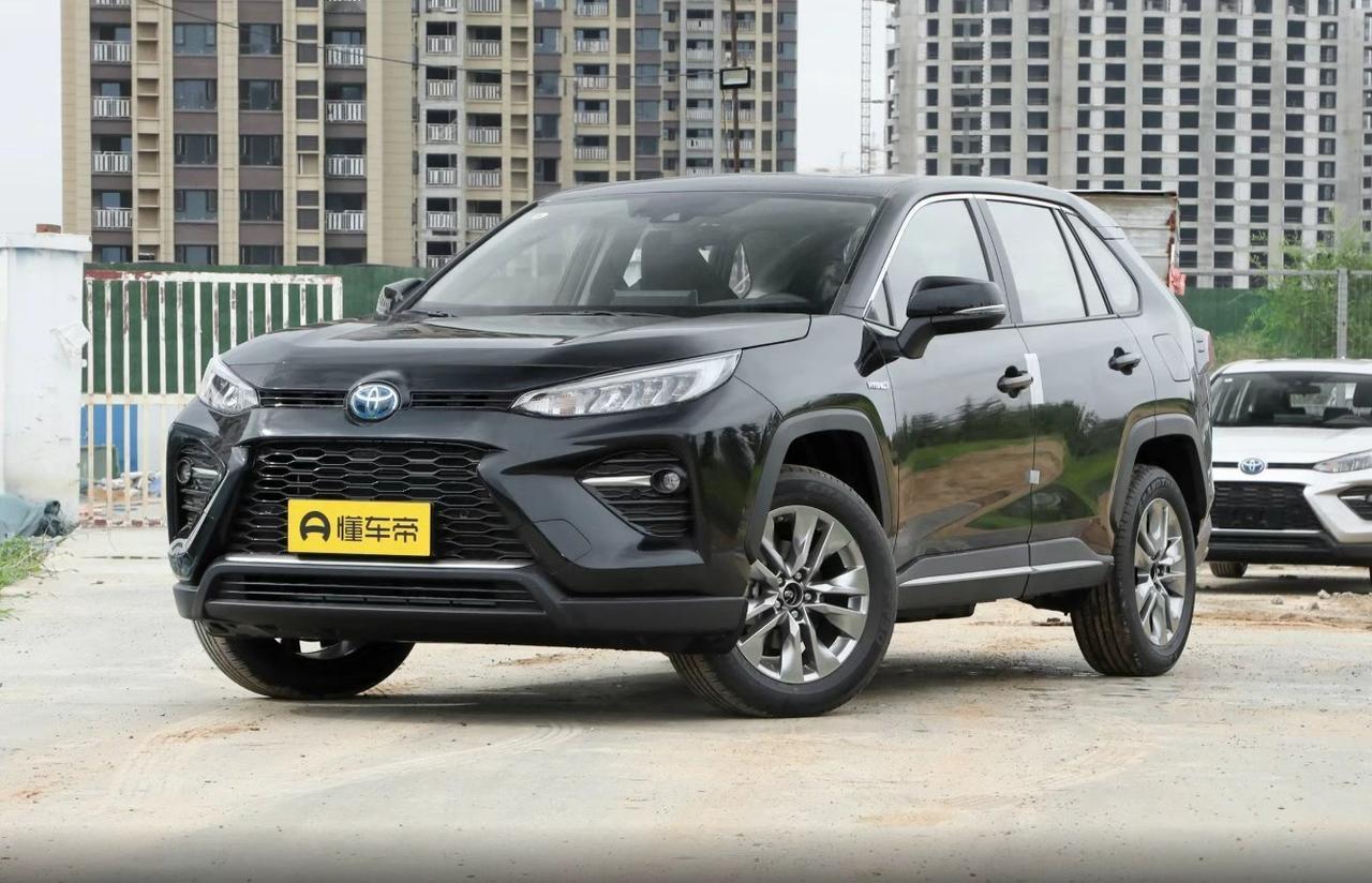 老铁们，最近后台私信炸了——好多人问我：“10万出头，二手丰田威兰达能买吗？”前